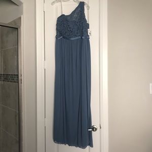 Never worn David’s Bridal bridesmaid dress